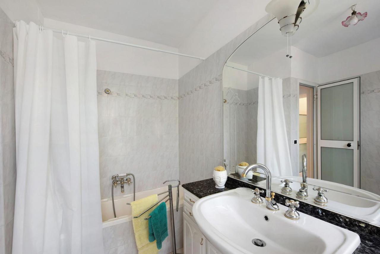 Cottage Con Vista Mare โซอาลยี ภายนอก รูปภาพ